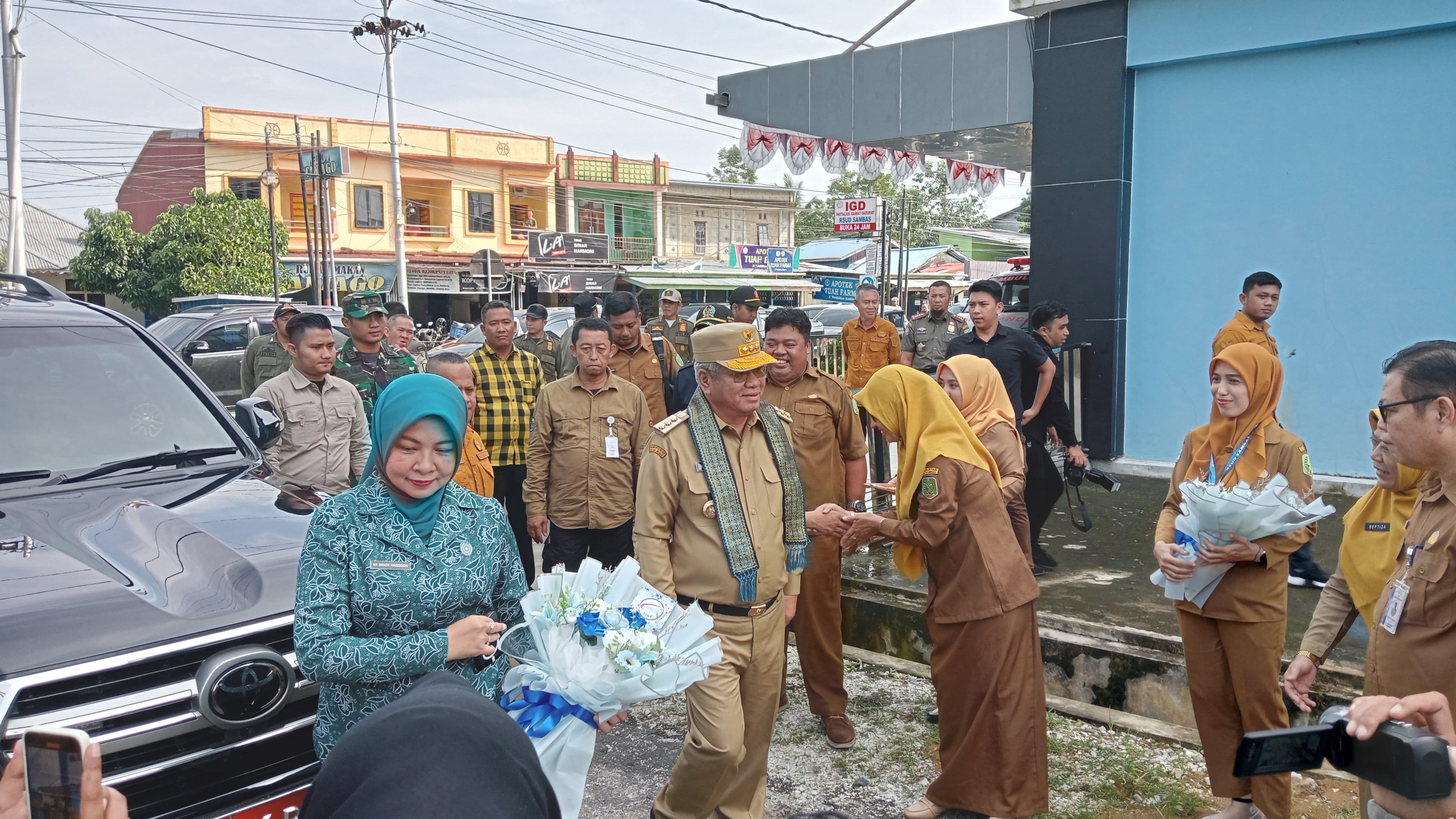 Kunjungan Pj. Gubernur dan Resmikan Sarana Kesehatan Pemeriksaan Calon Pekerja Migran Indonesia di RSUD Sambas
